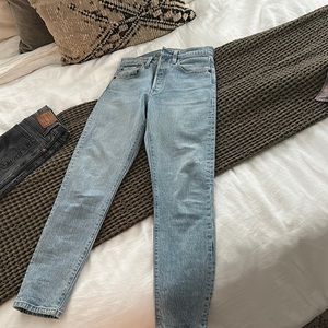 Light wash Levi’s
